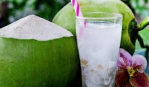 Ini 7 Manfaat Lain dari Air Kelapa Selain Mengganti Cairan Tubuh