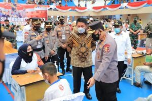 Antisipasi Omicron, Herman Deru Dampingi Kapolri Tingkatkan Imun Masyarakat Sumsel