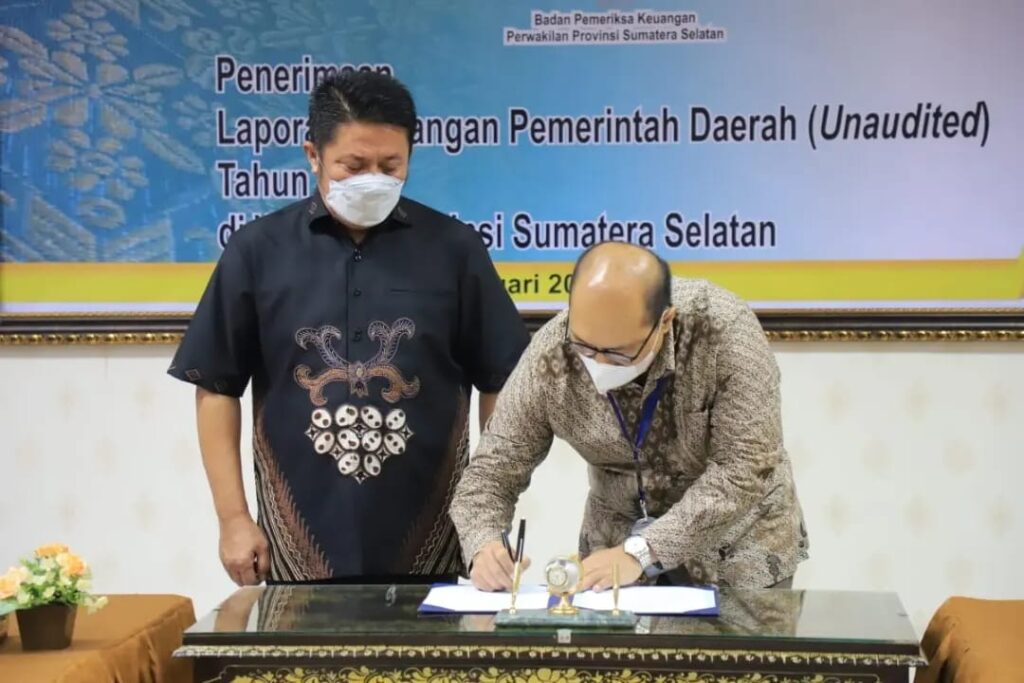Pemprov Sumsel Serahkan Laporan Keuangan 2021 Lebih Cepat 
