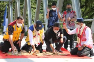 Dampingi Menteri PUPR Resmikan Jembatan Tanjung Lontar OKU, Herman Deru Jawab Keinginan Masyarakat Puluhan Tahun