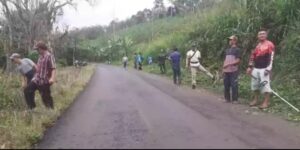 Rawat Lingkungan, Warga Desa Pagar Tinggi Gelar Gotong Royong