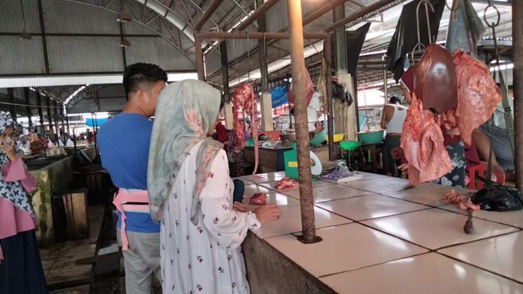 Jelang Ramadhan,  Harga Daging Di Ogan Ilir Mulai Terkerek