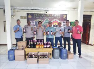 Puluhan Botol Miras Siap Konsumsi Disita Polres Ogan Ilir