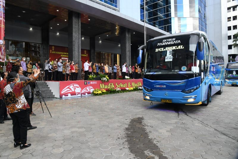 40 Sopir Bus Mudik Bersama Dari Kemenkumham Jalani Tes Urin