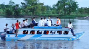 Safari Ramadhan,  Panca Wijaya Temui Warga Naik Speedboat