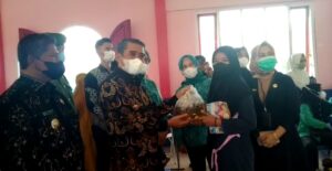 Operasi Minyak Goreng Murah Pemkab Ogan Ilir Sedot Antusias Warga