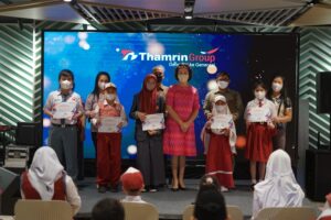 Thamrin Group Bagikan Beasiswa Untuk Siswa Berprestasi