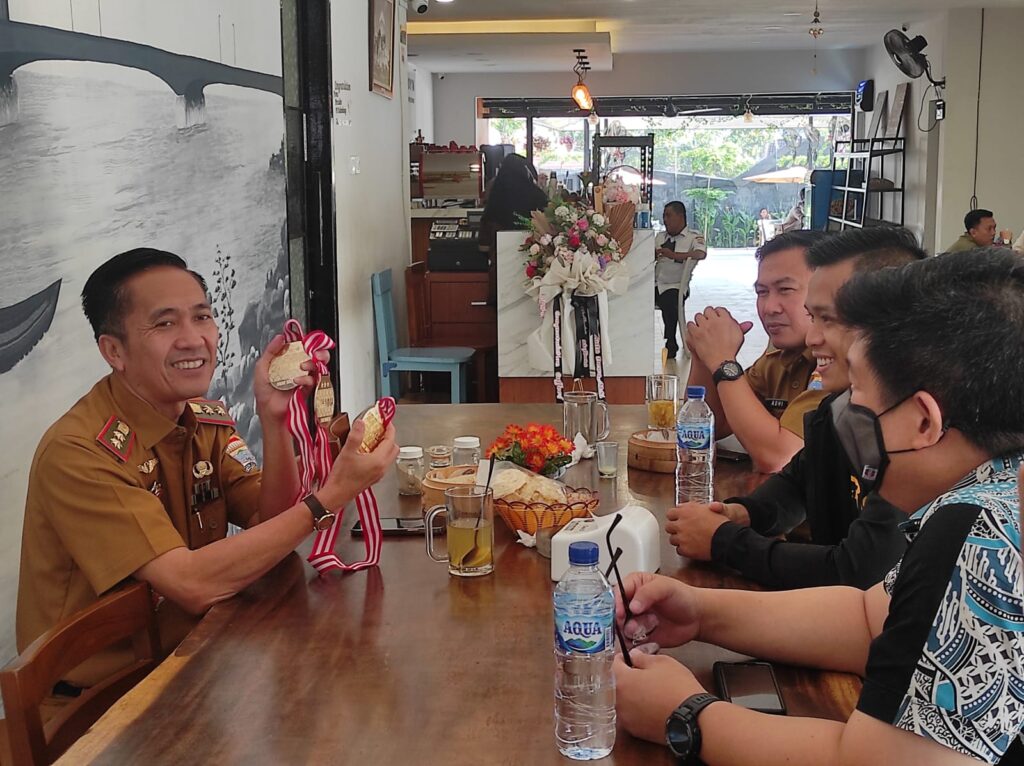 Bertemu Dengan Juara MMA Asal Palembang, Ratu Dewa Janji Lakukan Pembinaan