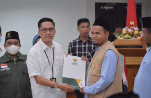 Baznas Bagikan Ratusan Paket Sembako Pada Penggali Kubur Dan Bilal Jenazah Di Palembang