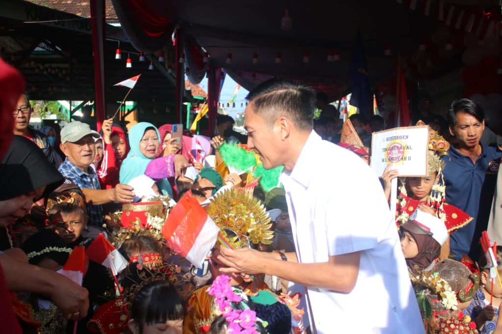 Meriahkan HUT RI Ke-77 Ponpes Muqimus Sunnah Adakan Acara Karnaval, Ratu Dewa Ingatkan Kebhinekaan