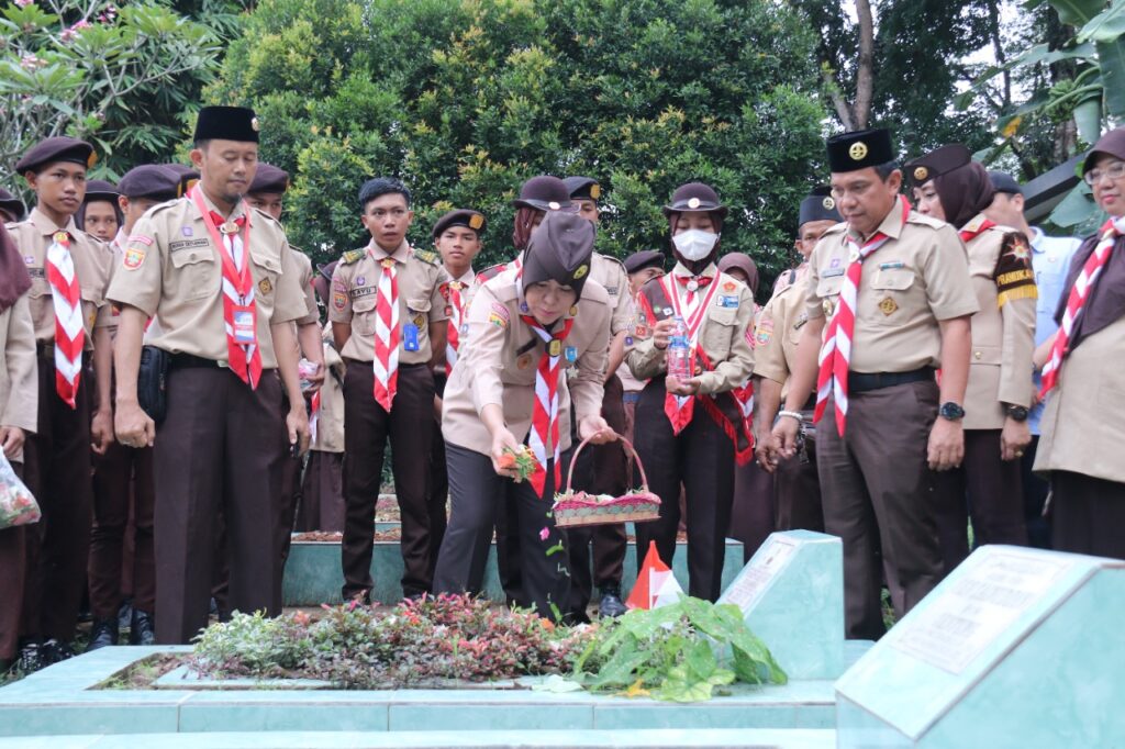 HUT Pramuka Fitri Donor Darah Dan Berikan Semangat Peserta Vaksin Booster