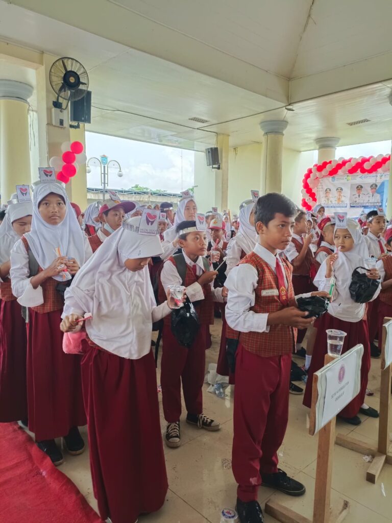 Peringati Hari Kesehatan Gigi Dan Mulut, Pelajar Di Ogan Ilir Sikat Gigi Bersama