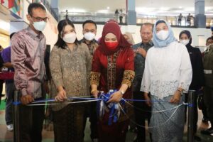 Buka Festival Produk UMK BerSNI, Feby Deru : Motivasi Pelaku UMK Sumsel