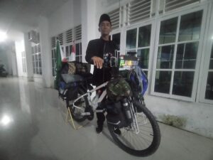 Bersepeda Menuju Mekah, Hamid Ingin Belajar Budaya Setiap Daerah Yang Dilalui