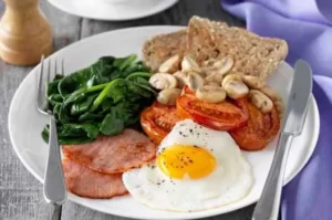 Seberapa Pentingnya Sarapan dan Makan Malam Saat Diet