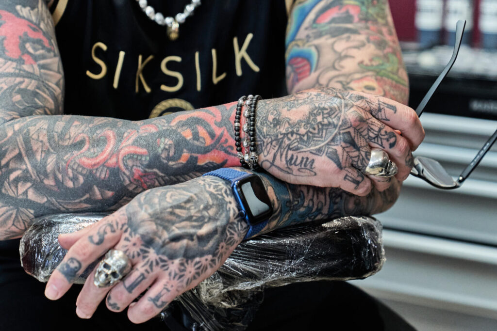 Ini Tato di Tangan dan Risiko Kesehatannya