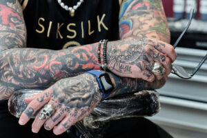 Ini Tato di Tangan dan Risiko Kesehatannya