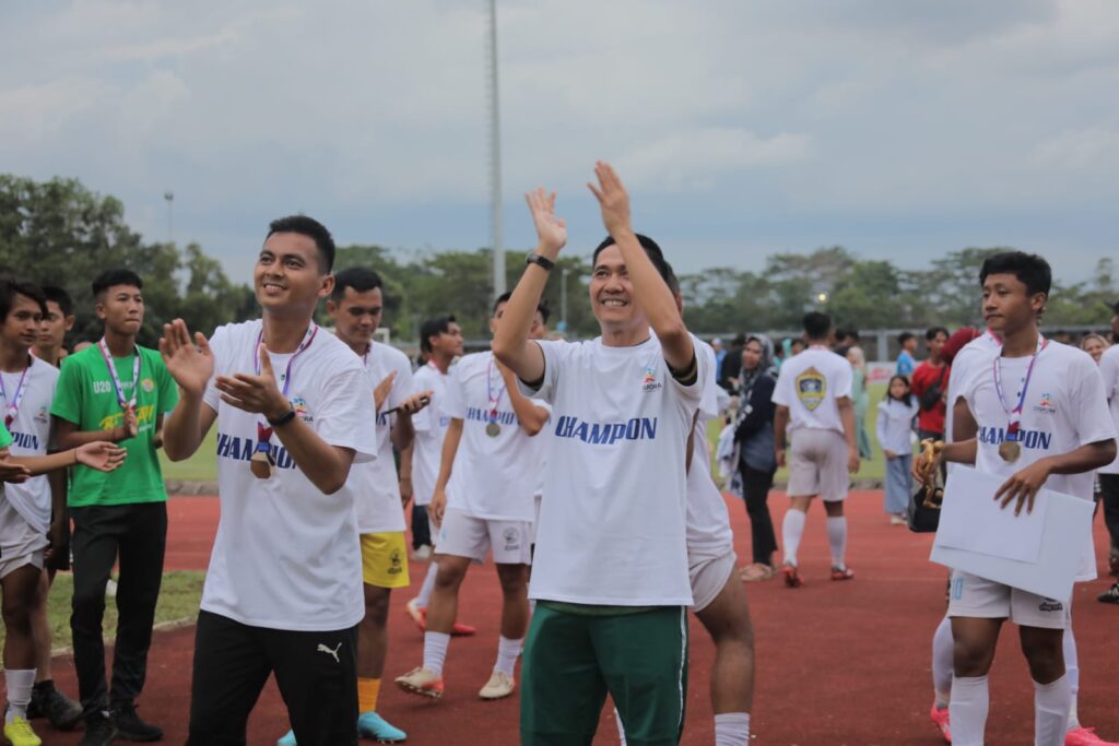 Laskar Betaji Sigentar Alam Pertahankan Trofi Piala Gubernur U 20