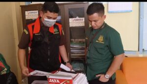 Geledah Kantor Bawaslu OI, Penyidik Kejaksaan Amankan Puluhan Dokumen