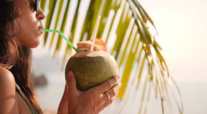 Bolehkah Minum Air Kelapa setelah Minum Obat?