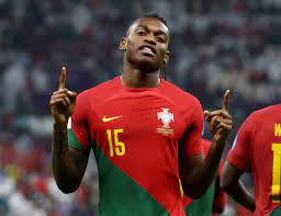 Kode untuk Liverpool,Rafael Leao Latihan Pakai Jersei Mohammed Salah