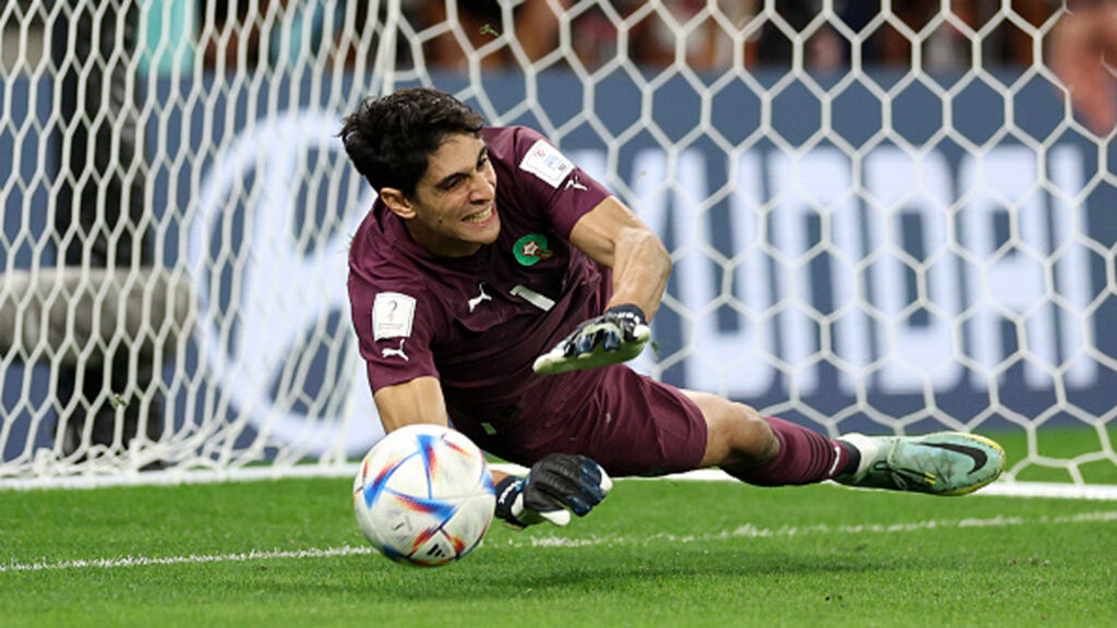 Yassine Bounou Catat Sejarah Baru di Piala Dunia