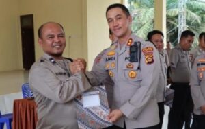 Jaga Citra Polri Dengan Baik, Bhabinkamtibmas Muara Kuang Dapat Apresiasi Dari Kapolres OI