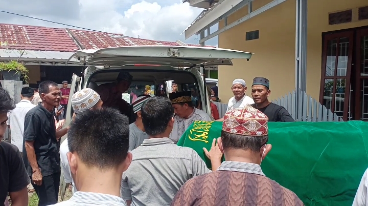 Keluarga Terduga Pelaku Pencurian Kambing Yang Meninggal Saat Dibawa Polisi Tuntut Keadilan