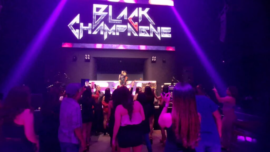 Kehadiran Black Chanpagne Di Ocean Light Sedot Antuasias Pengunjung