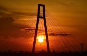 Objek Wisata Jembatan Tajung Senai Jadi Destinasi Libur Lebaran