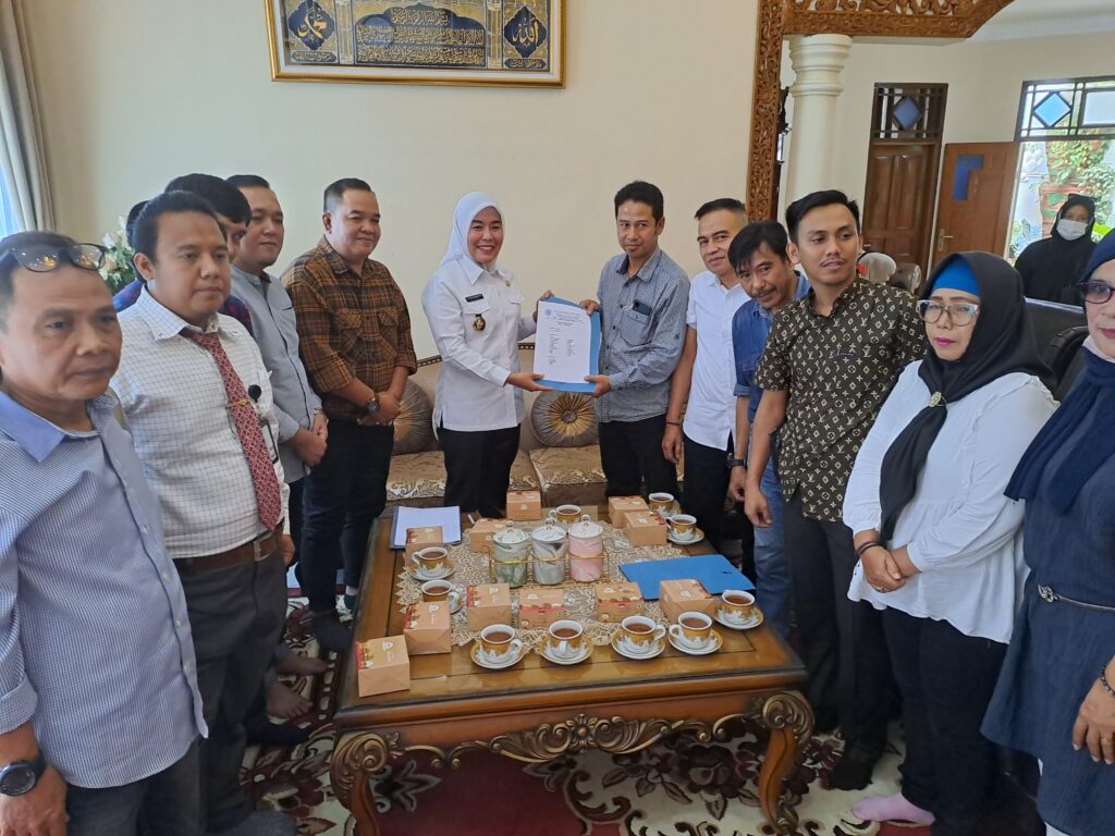 Wawako Palembang Sambut Ajakan Komunitas Gerhana Menjadi Pembina