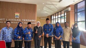 Peringati Hardiknas Harnojoyo dan Fitrianti Ajak Wujudkan SDM Yang Handal