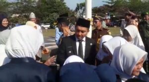 Pimpin Upacara Hardiknas, Ini Harapan Bupati OI