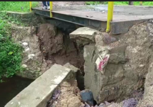 Selesai Di Bangun Jembatan Antar Desa Ambruk