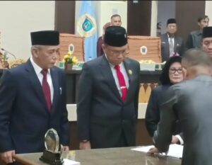 Ditengah Viralnya Jalan Rusak, Bupati OKI Mengundurkan Diri