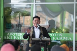 Grand Launching Apotek Riski Farma, Herman Deru Ajak Masyarakat Jaga Pola Hidup Sehat