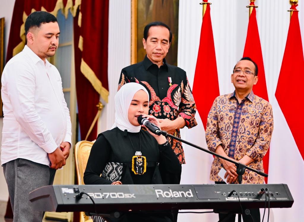 Presiden Jokowi Terima Peraih Golden Buzzer AGT 2023 Putri Ariani