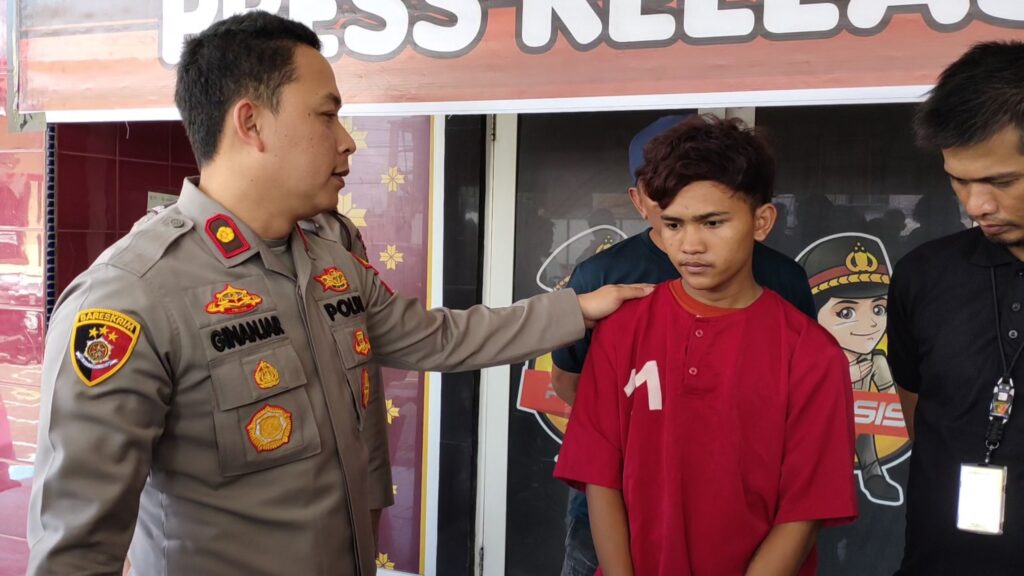 Tak Setuju Ibunya Menikah Lagi, Seorang Remaja Tega Tikam Ibu Kandungnya Sendiri