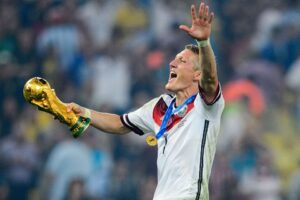Bastian Schweinsteiger ; Timnas Jerman Loyo Gara Gara Pep Guardiola