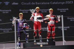 Fadillah Arbi Kibarkan Merah Putih dari Podium Tertinggi FIM JuniorGP Barcelona