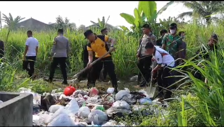 Polres Ogan Ilir Dan Jajaran Lakukan Bersih Bersama