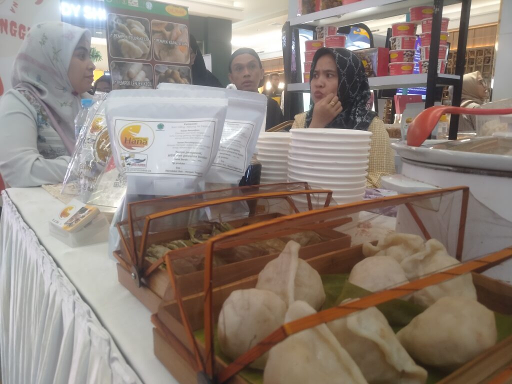 Pempek Hana, Makanan Khas Palembang Yang Bermula Dari Singapura