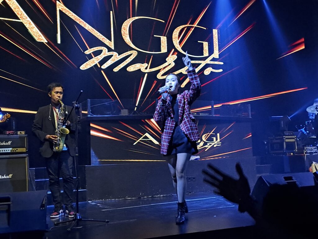 Anggi Mareto Sukses Hibur Pengunjung theVenus Palembang Dengan Lagu Andalannya.