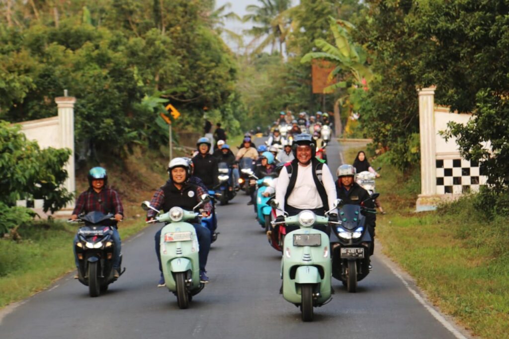 Cek Kesiapan Pelaksanaan Ranau Gran Fondo, Herman Deru Konvoi Bersama  Komunitas  Scoot’s id 