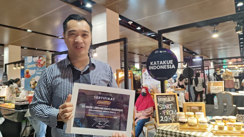 PIM Terima Penghargaan Pioneer Mall Siap Qris dari Bank Indonesia