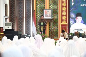 Herman Deru Ajak Ibu-Ibu Gotong Royong Bangun Generasi Muda Yang Saling Peduli