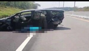 Tol Palembang Indralaya Memakan Korban, Minibus Tabrakan Lawan Mobil Double Cabin