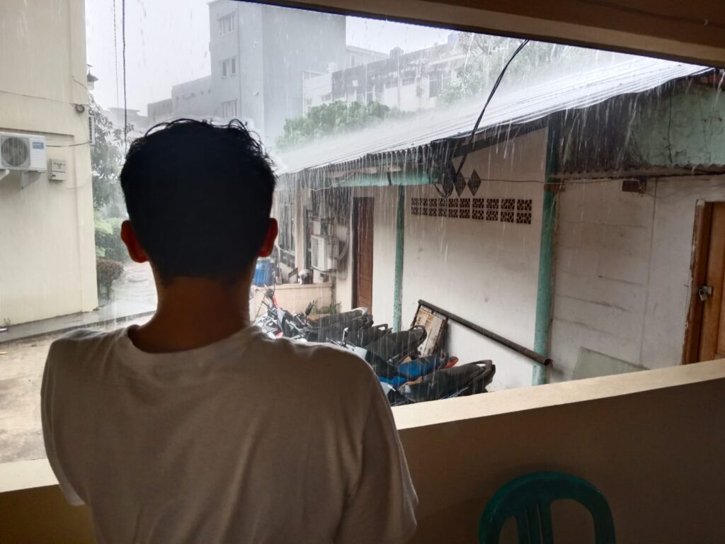 Hujan Mulai Turun Di Palembang, Warga Berharap Kabut Asap Segera Berakhir