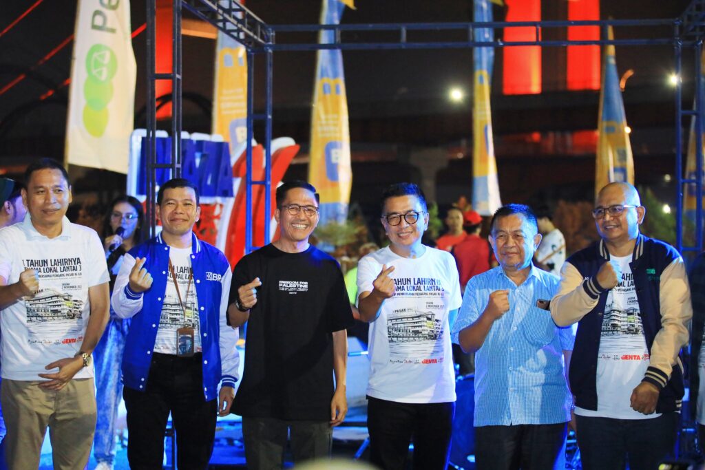 Ratu Dewa Ajak Helmi Yahya Ke Pasar 16 Pada Malam Hari