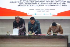 Sukseskan Pemilukada Serentak 2024, Pj Gubernur Agus  Fatoni Tandatangani NPHD